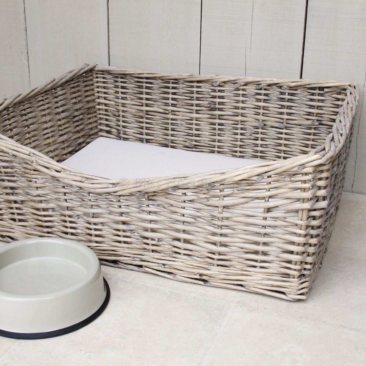 Willow pet basket large Bliss and Bloom
